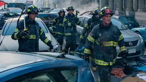 911 служба спасения 5 сезон 1 серия — кадр