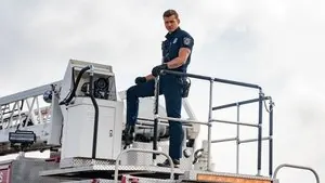 911 служба спасения 5 сезон 18 серия — кадр